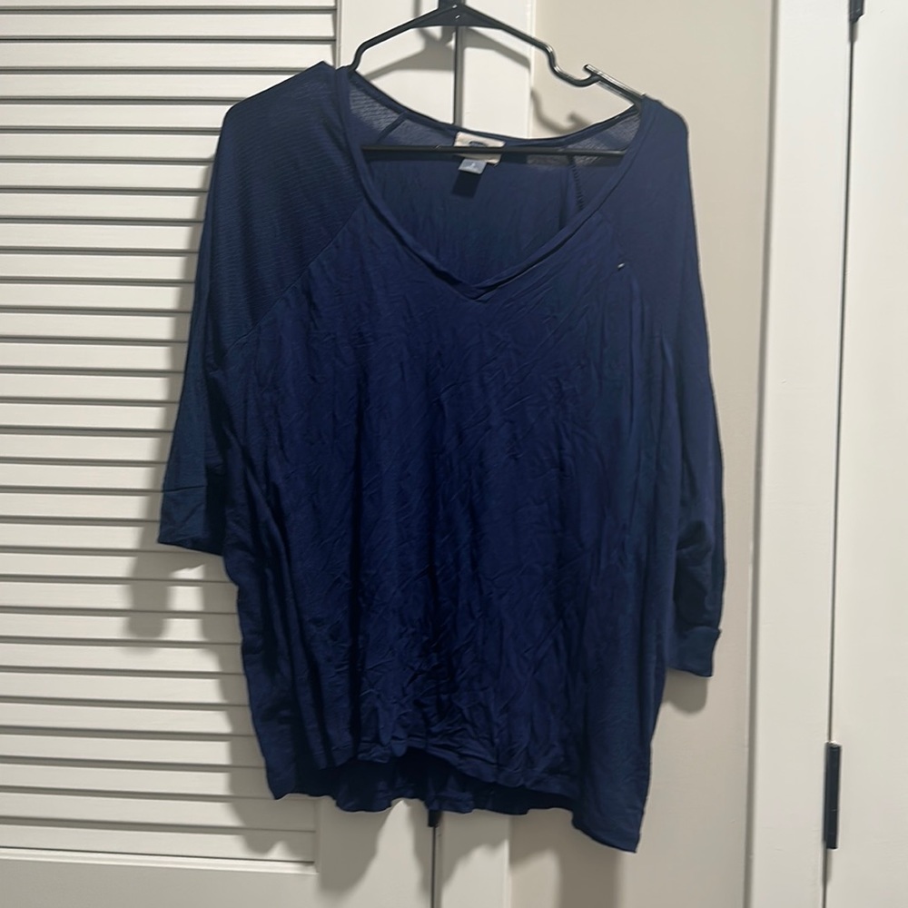 Blouse with vertical line details on mid sleeve